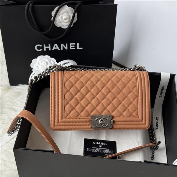 2026127214239323 700